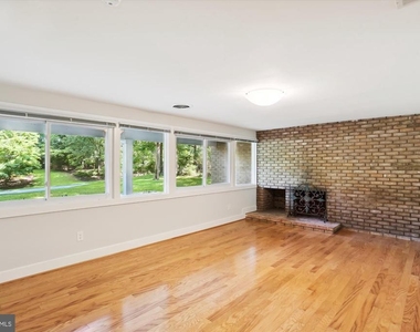 8206 Stone Trail Drive - Photo Thumbnail 38