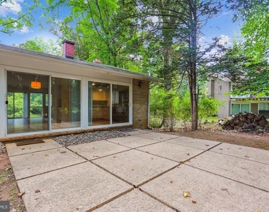 8206 Stone Trail Drive - Photo Thumbnail 11