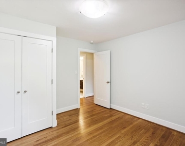 8206 Stone Trail Drive - Photo Thumbnail 32