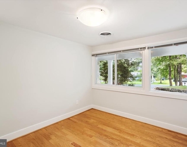 8206 Stone Trail Drive - Photo Thumbnail 43