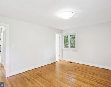 8206 Stone Trail Drive - Photo Thumbnail 25