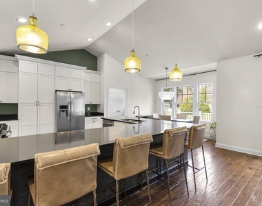 17601 Crystal Spring Terrace - Photo Thumbnail 8