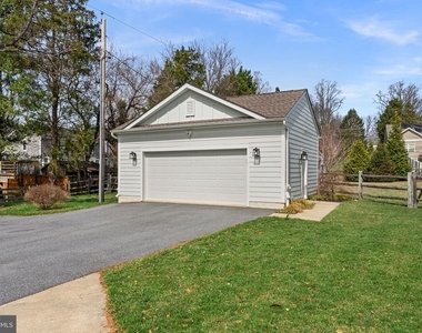 17601 Crystal Spring Terrace - Photo Thumbnail 43