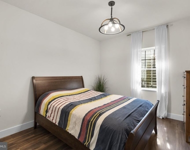 17601 Crystal Spring Terrace - Photo Thumbnail 36