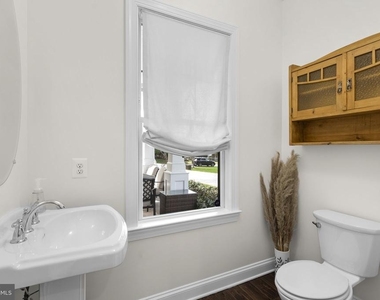 17601 Crystal Spring Terrace - Photo Thumbnail 16