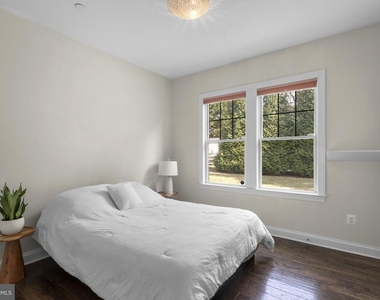 17601 Crystal Spring Terrace - Photo Thumbnail 23
