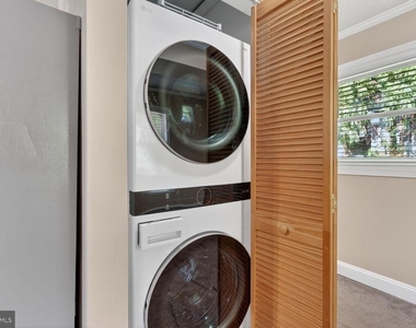 6013 Neilwood Drive - Photo Thumbnail 12