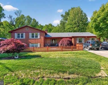 6013 Neilwood Drive - Photo Thumbnail 15