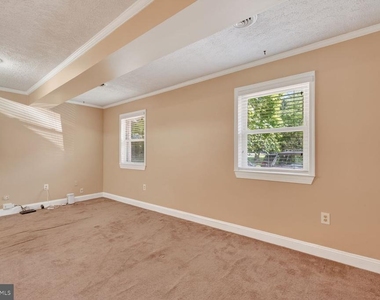 6013 Neilwood Drive - Photo Thumbnail 10