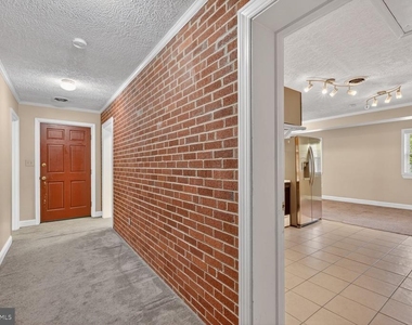 6013 Neilwood Drive - Photo Thumbnail 2