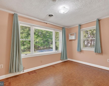 6013 Neilwood Drive - Photo Thumbnail 4