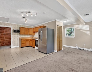 6013 Neilwood Drive - Photo Thumbnail 9