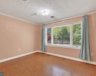 6013 Neilwood Drive - Photo Thumbnail 3