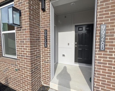 9926 Sir Barton Way Way - Photo Thumbnail 2