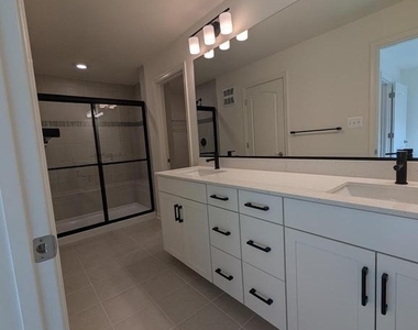 9926 Sir Barton Way Way - Photo Thumbnail 12