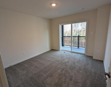 9926 Sir Barton Way Way - Photo Thumbnail 15