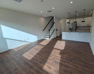 9926 Sir Barton Way Way - Photo Thumbnail 6