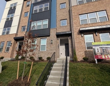 9926 Sir Barton Way Way - Photo Thumbnail 1