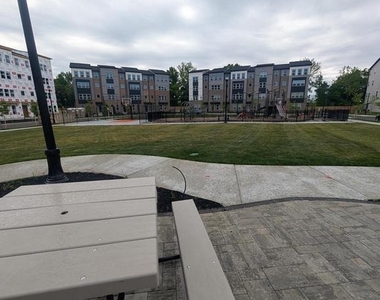 9926 Sir Barton Way Way - Photo Thumbnail 26