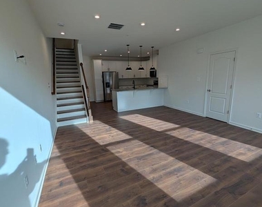 9926 Sir Barton Way Way - Photo Thumbnail 7