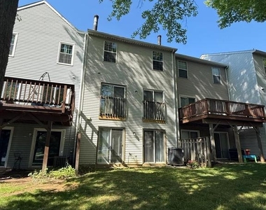 4711 Leyden Way - Photo Thumbnail 12