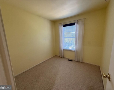 4711 Leyden Way - Photo Thumbnail 9
