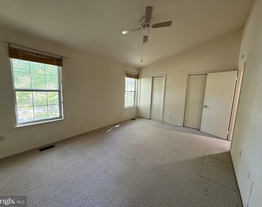 4711 Leyden Way - Photo Thumbnail 5