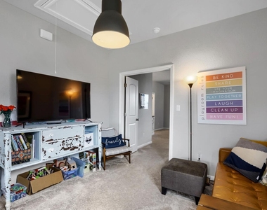 2432 Berryville Ln - Photo Thumbnail 11