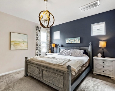 2432 Berryville Ln - Photo Thumbnail 12