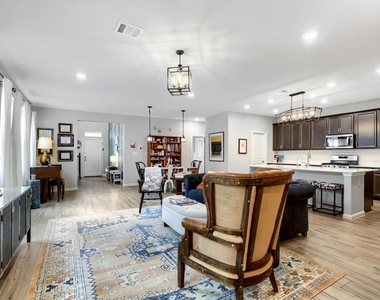 2432 Berryville Ln - Photo Thumbnail 6