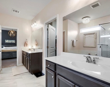 2432 Berryville Ln - Photo Thumbnail 15