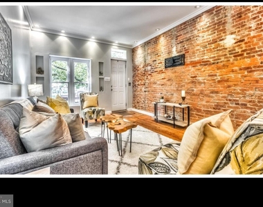 1209 S Ellwood Avenue - Photo Thumbnail 5