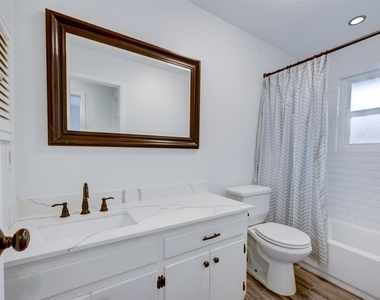 2701 St Edwards Cres - Photo Thumbnail 7