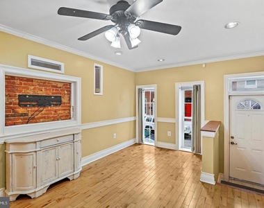 1723 Clarkson Street - Photo Thumbnail 3