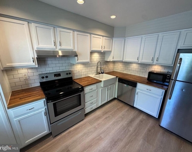 37 Rockwell Court - Photo Thumbnail 6