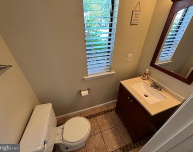 37 Rockwell Court - Photo Thumbnail 12