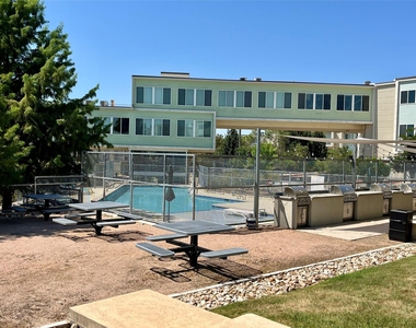 604 N Bluff Dr - Photo Thumbnail 8
