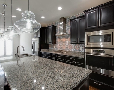 7311 Taylors Hill Lane - Photo Thumbnail 7
