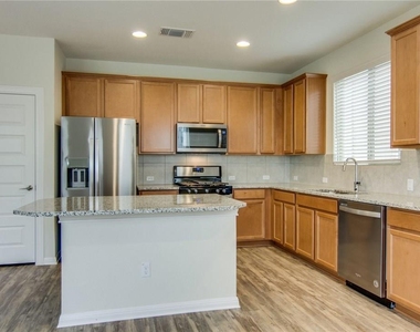15912 Windroot St - Photo Thumbnail 11