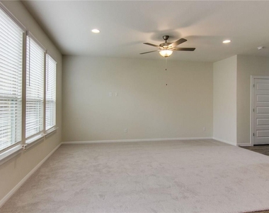 15912 Windroot St - Photo Thumbnail 8