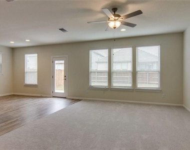 15912 Windroot St - Photo Thumbnail 6