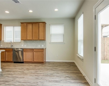 15912 Windroot St - Photo Thumbnail 14