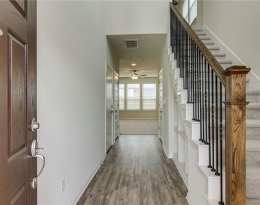 15912 Windroot St - Photo Thumbnail 4