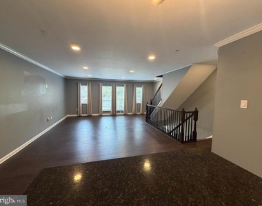 2251 Commissary Circle - Photo Thumbnail 12