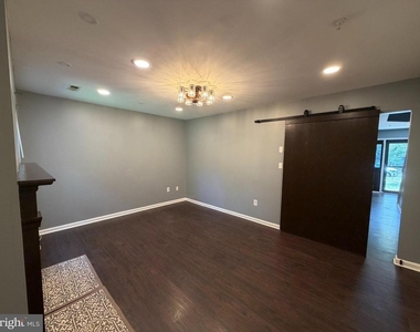 2251 Commissary Circle - Photo Thumbnail 8