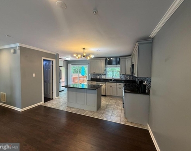 2251 Commissary Circle - Photo Thumbnail 16