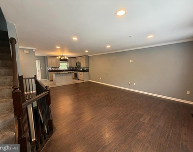 2251 Commissary Circle - Photo Thumbnail 13