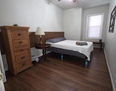 302 W 23rd Street - Photo Thumbnail 7
