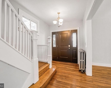 3216 22nd Street Ne - Photo Thumbnail 1
