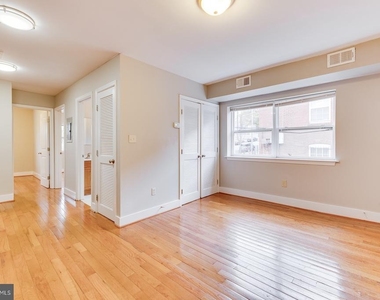 61 Forrester Street Sw - Photo Thumbnail 3